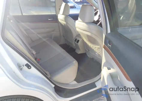 2014 Subaru Outback 2.5I Limited z USA, uszkodzony, nr VIN 4S4BRCNC8E3313785